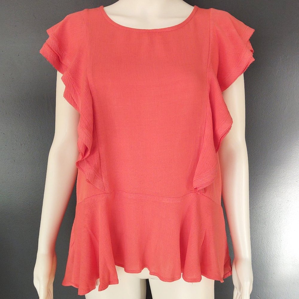 Ruffle detail w/peplum hem cap sleeve blouse